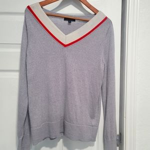 V Neck Banana Republic Sweater (Medium)